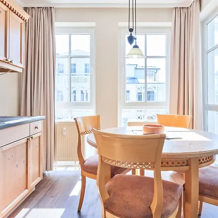 Apartment 464, Seepark *