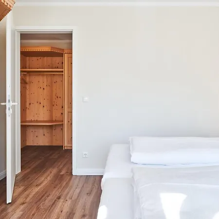 464, Seepark Apartment